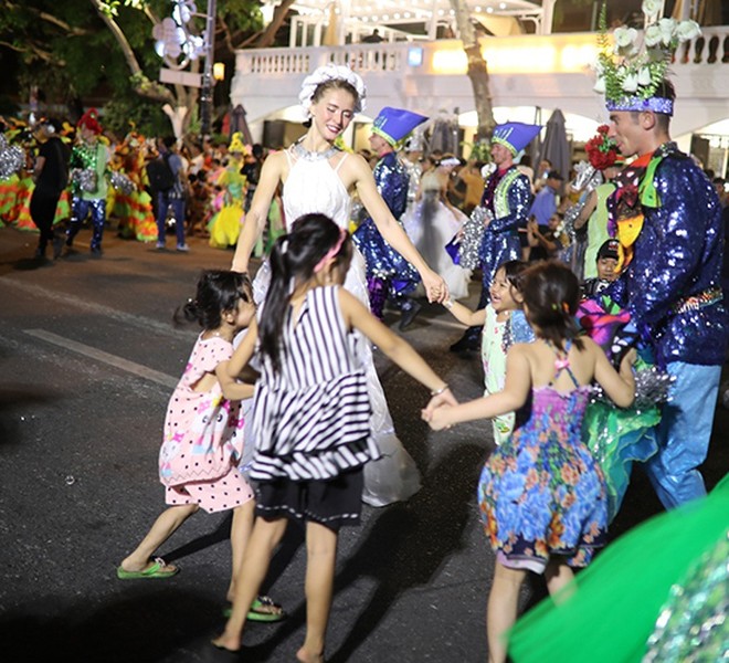 Carnival đường phố DIFF 2019 tiếp tục khuấy động không gian phố đêm Đà Nẵng