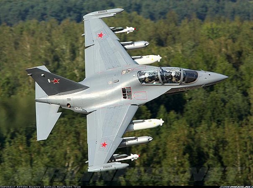 [ẢNH] 30 xe tăng T-34 của Lào lấy 3 chiến đấu cơ Yak-130 Nga?