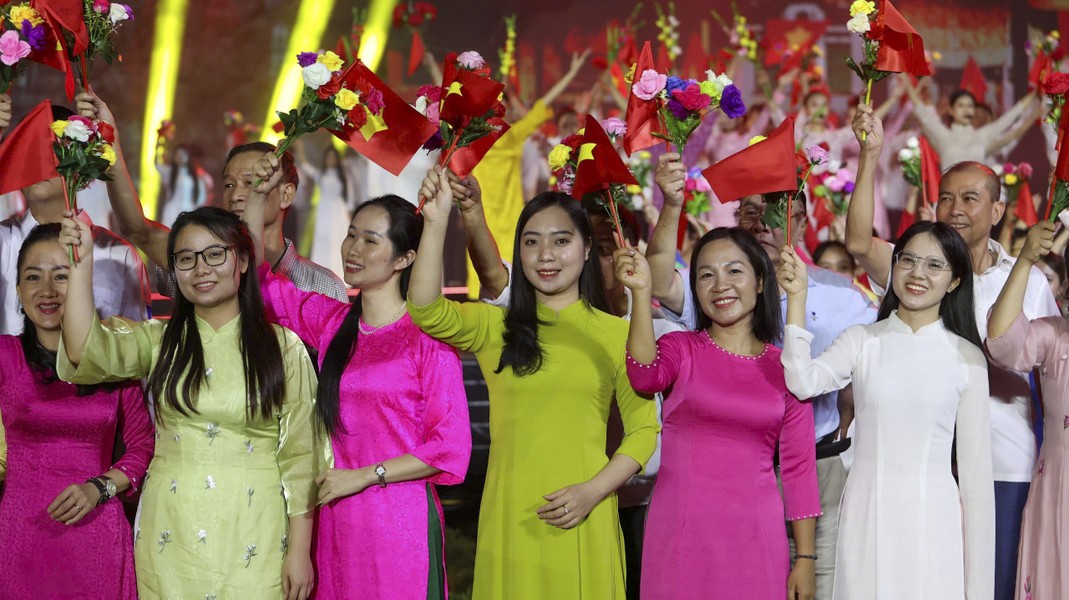 Hà Nội: Bản hùng ca phố
