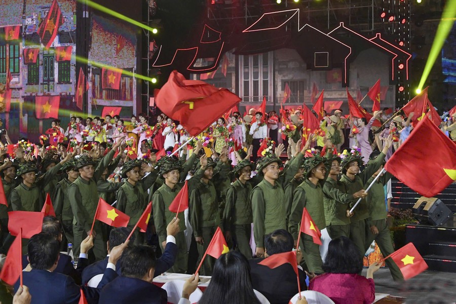 Hà Nội: Bản hùng ca phố