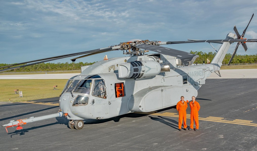 [ẢNH] Siêu trực thăng CH-53K có gì mà giá đắt gấp đôi F-35