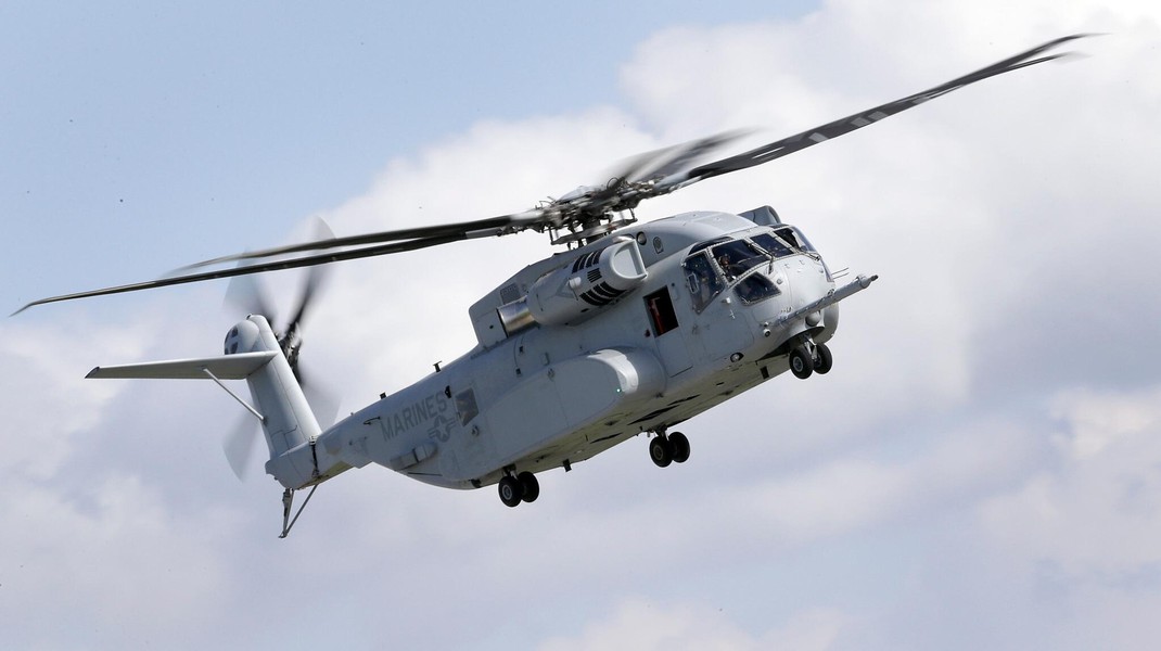 [ẢNH] Siêu trực thăng CH-53K có gì mà giá đắt gấp đôi F-35