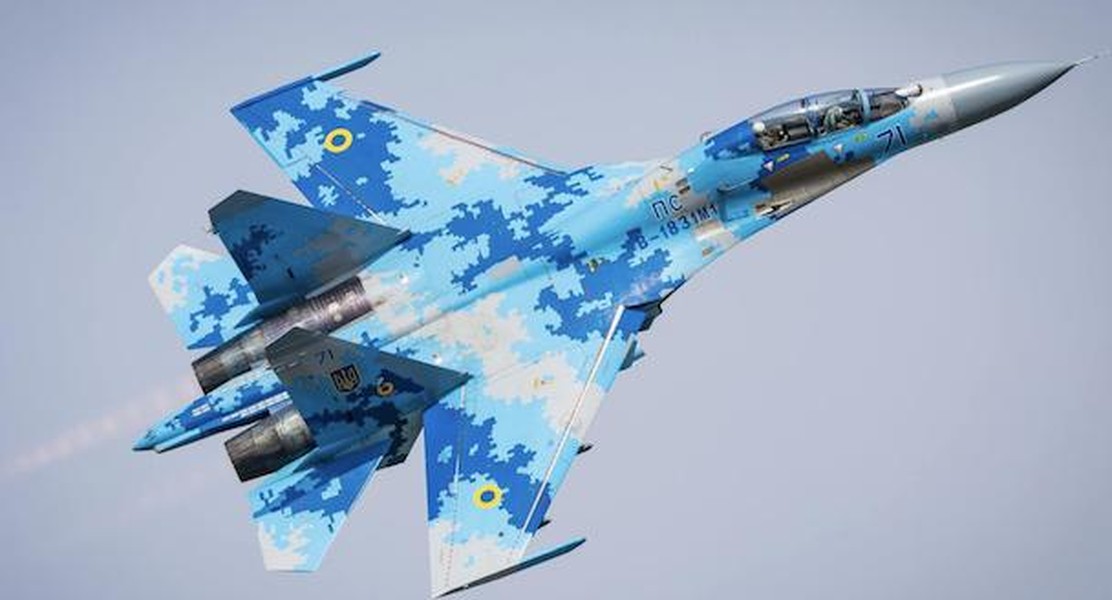 Su-27 Ukraine bị Nga bắn cháy ngay thời điểm ông Zelensky thăm chiến tuyến miền Đông