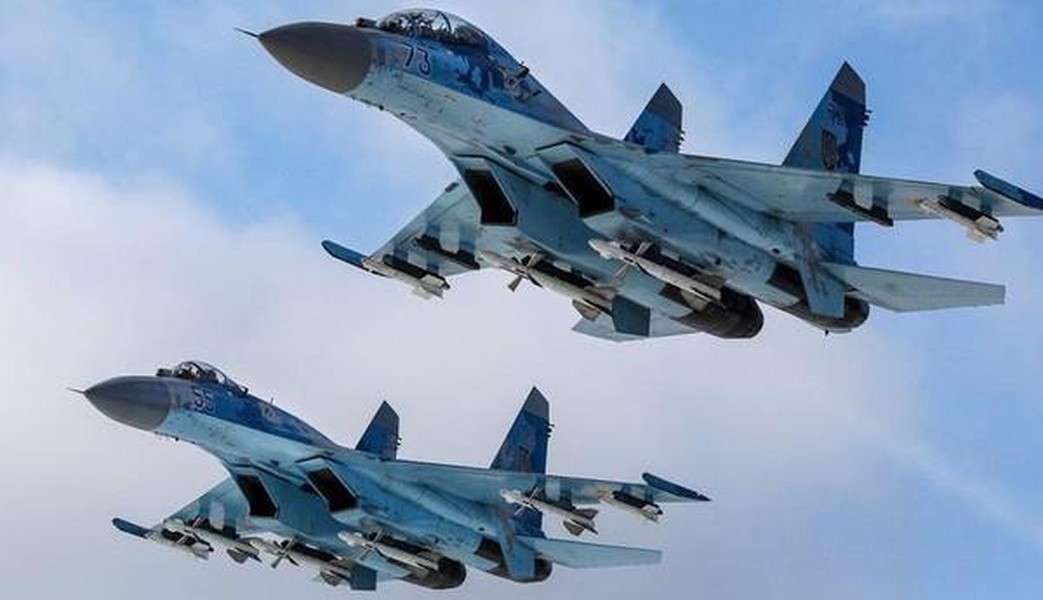 Su-27 Ukraine bị Nga bắn cháy ngay thời điểm ông Zelensky thăm chiến tuyến miền Đông