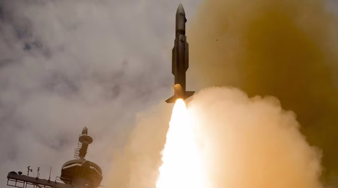 Tổ hợp SM-3 Mỹ đánh chặn tên lửa Iran phóng vào Israel