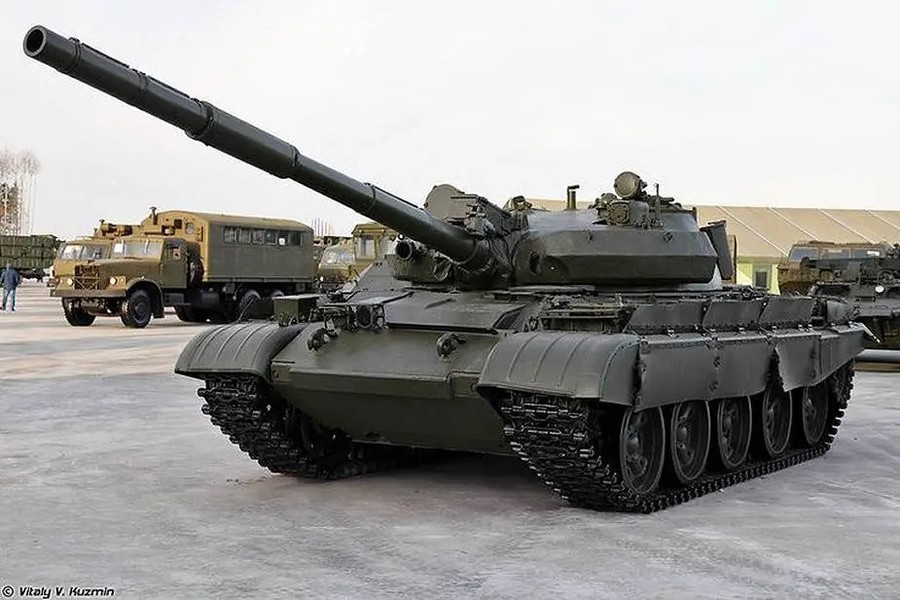 Nga tháo tháp pháo, biến xe tăng T-62M thành thiết giáp chở quân