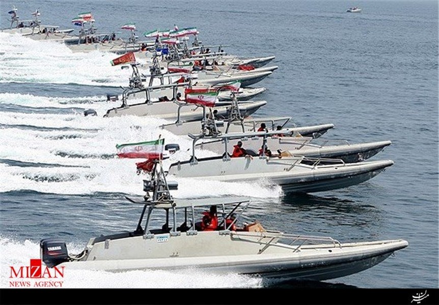 [ẢNH] Tuần duyên UAE nổ súng vào tàu Iran sau khi tàu hàng bị Tehran bắt giữ