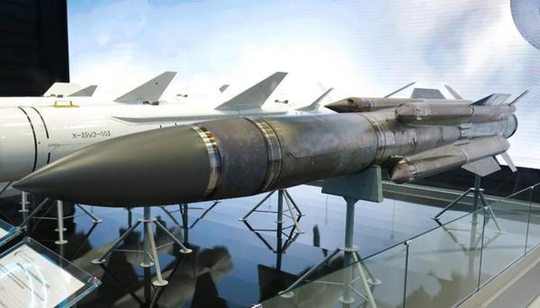 Tên lửa 'Zircon thu nhỏ' không làm mất đặc tính tàng hình của Su-57