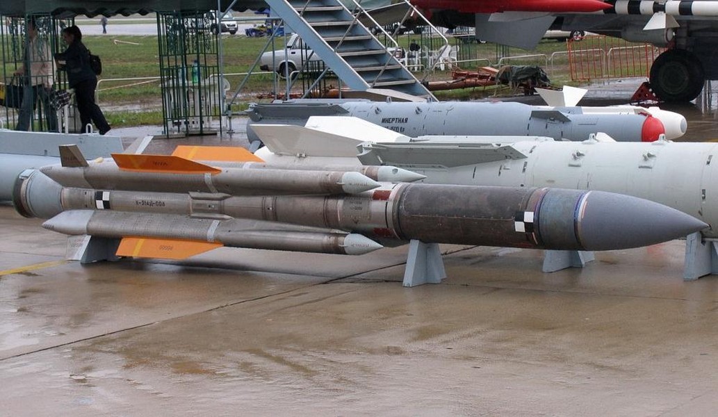 Tên lửa 'Zircon thu nhỏ' không làm mất đặc tính tàng hình của Su-57