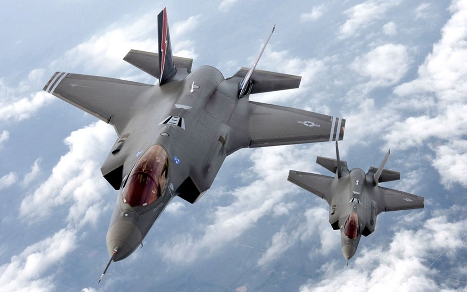 Su-30 sử dụng hệ thống tác chiến điện tử đặc biệt vô hiệu hóa F-35