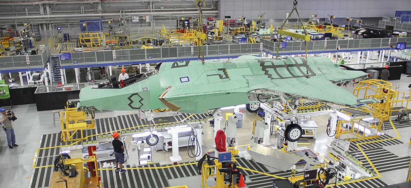 Sản lượng tiêm kích F-35 Mỹ giảm mạnh giữa lúc số lượng J-20 Trung Quốc ‘ra lò’ tăng vọt