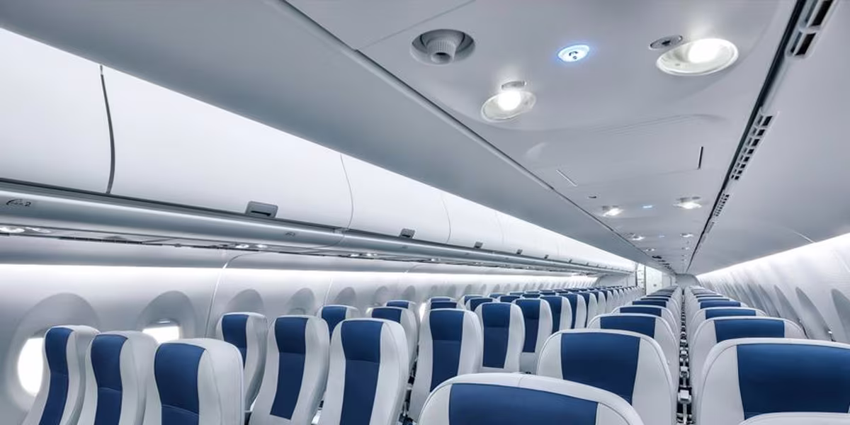 Máy bay SSJ-100 phải gấp rút sửa chữa lỗi khung thân