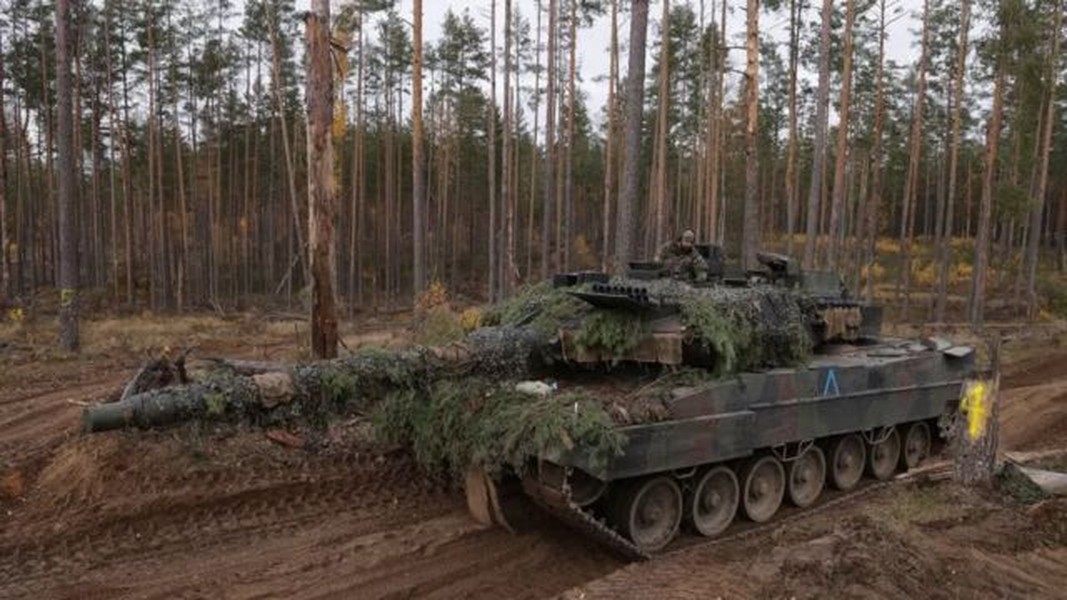 Quân đội Ukraine bắt đầu sử dụng xe tăng Leopard như pháo tự hành