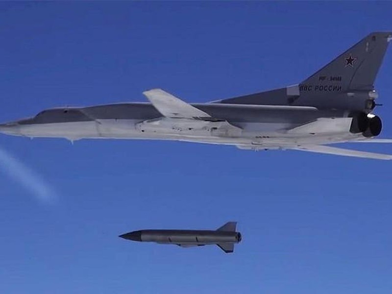 Tên lửa hành trình Kh-22 xuyên thủng những tổ hợp phòng không tốt nhất của Ukraine