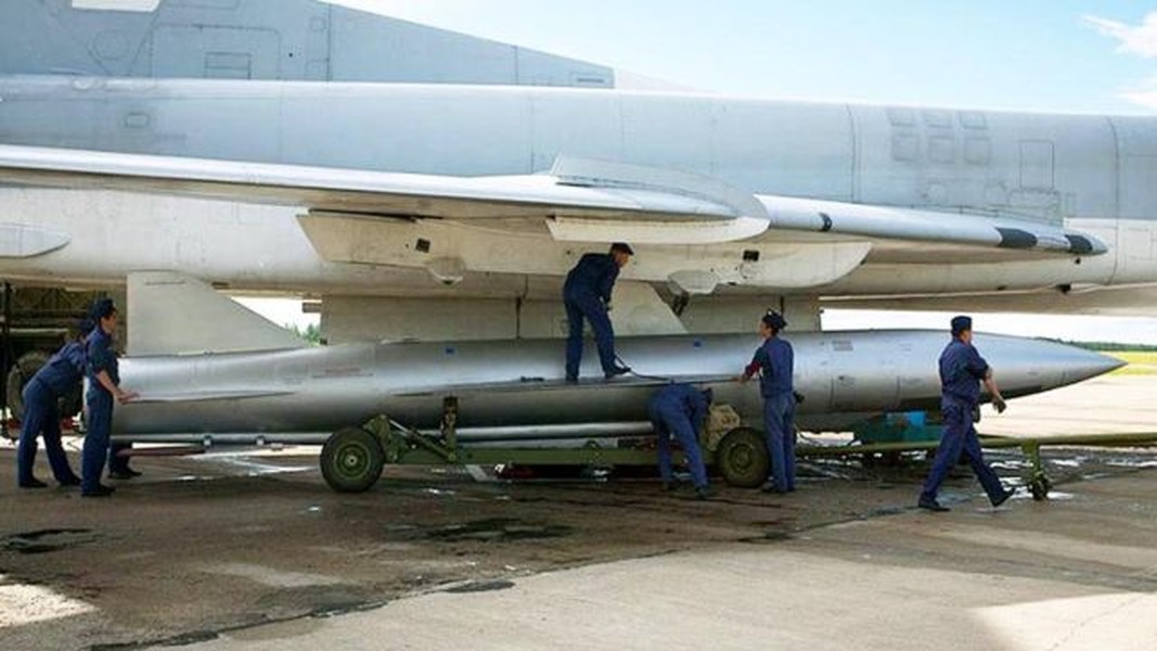 Tên lửa hành trình Kh-22 xuyên thủng những tổ hợp phòng không tốt nhất của Ukraine