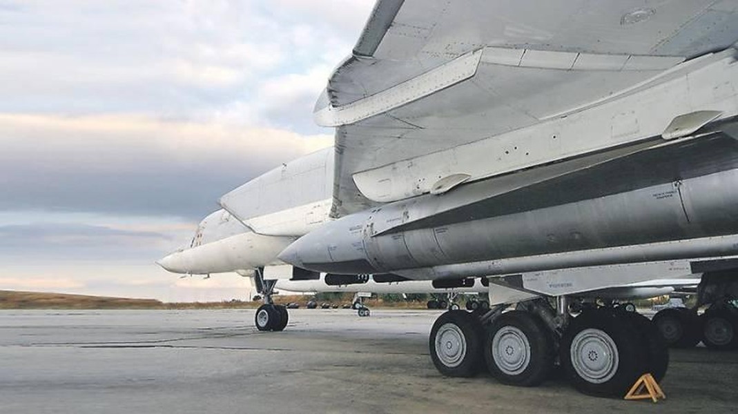 Tên lửa hành trình Kh-22 xuyên thủng những tổ hợp phòng không tốt nhất của Ukraine