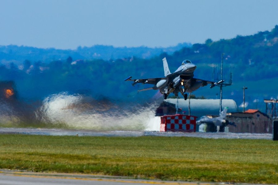 NATO vội thực hành sử dụng vũ khí hạt nhân, sau tín hiệu từ Nga