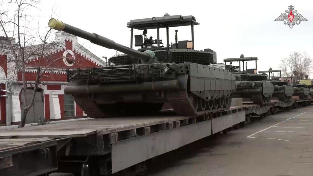 Xe tăng T-80 'bất khả chiến bại' nhờ hàng loạt cải tiến mới?