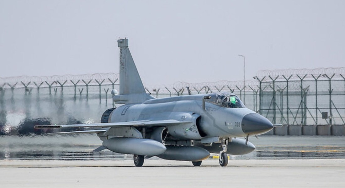 Không quân Iran đối trọng với Israel bằng phi đội JF-17 và Su-35