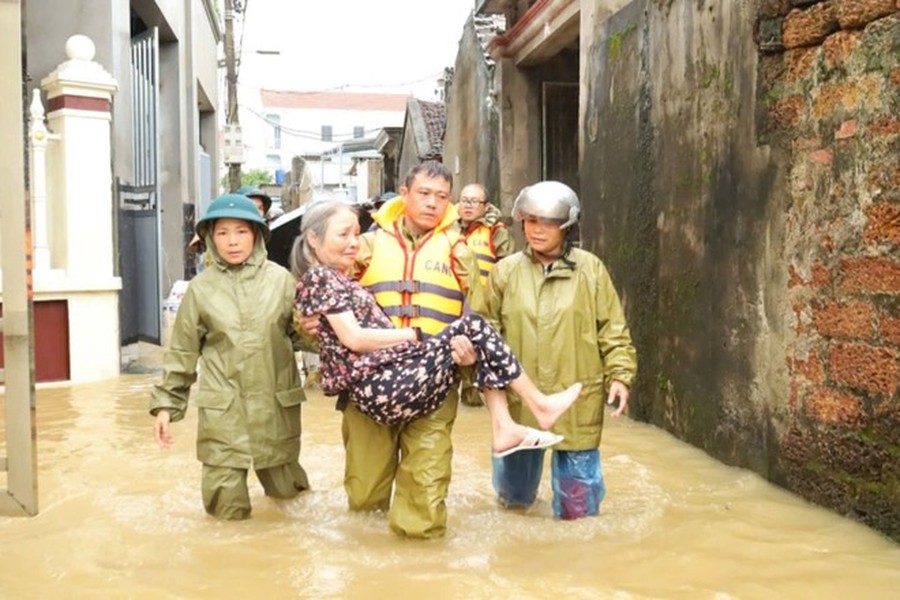 Nhìn lại hành trình chia sẻ nghĩa tình với đồng bào vùng bão lũ