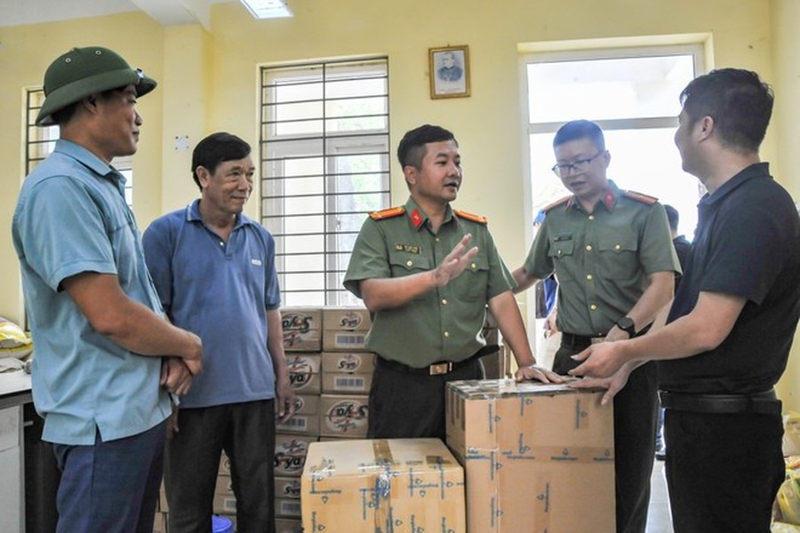 Nhìn lại hành trình chia sẻ nghĩa tình với đồng bào vùng bão lũ
