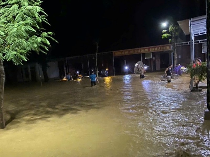 Nhìn lại hành trình chia sẻ nghĩa tình với đồng bào vùng bão lũ