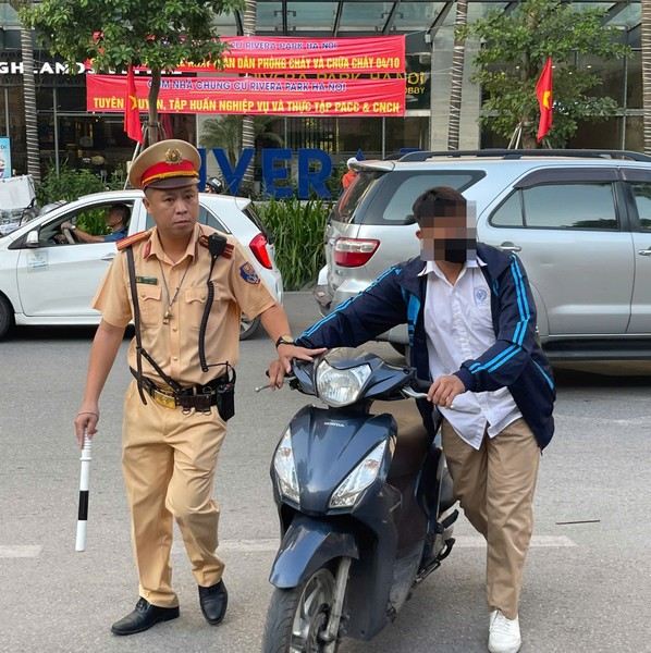 Xử lý nghiêm học sinh vi phạm giao thông trên địa bàn quận Thanh Xuân
