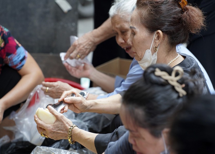 Ấm áp tình người ở “Mái nhà Khương Đình”