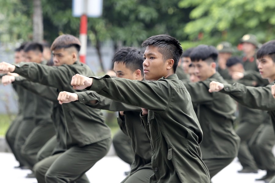 Ấn tượng màn trình diễn võ thuật của chiến sĩ nghĩa vụ Công an Hà Nội