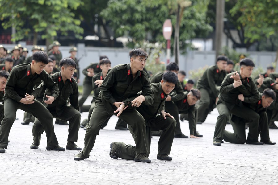 Ấn tượng màn trình diễn võ thuật của chiến sĩ nghĩa vụ Công an Hà Nội