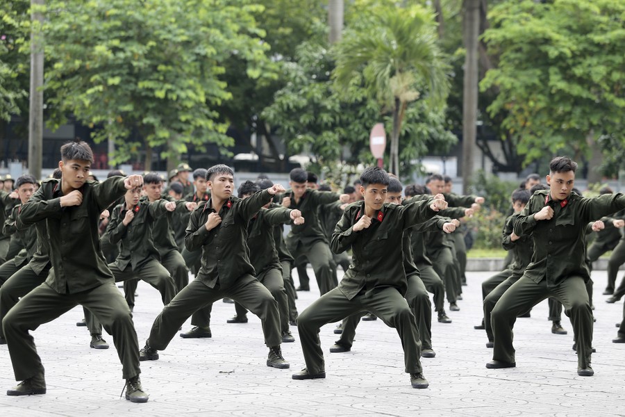 Ấn tượng màn trình diễn võ thuật của chiến sĩ nghĩa vụ Công an Hà Nội