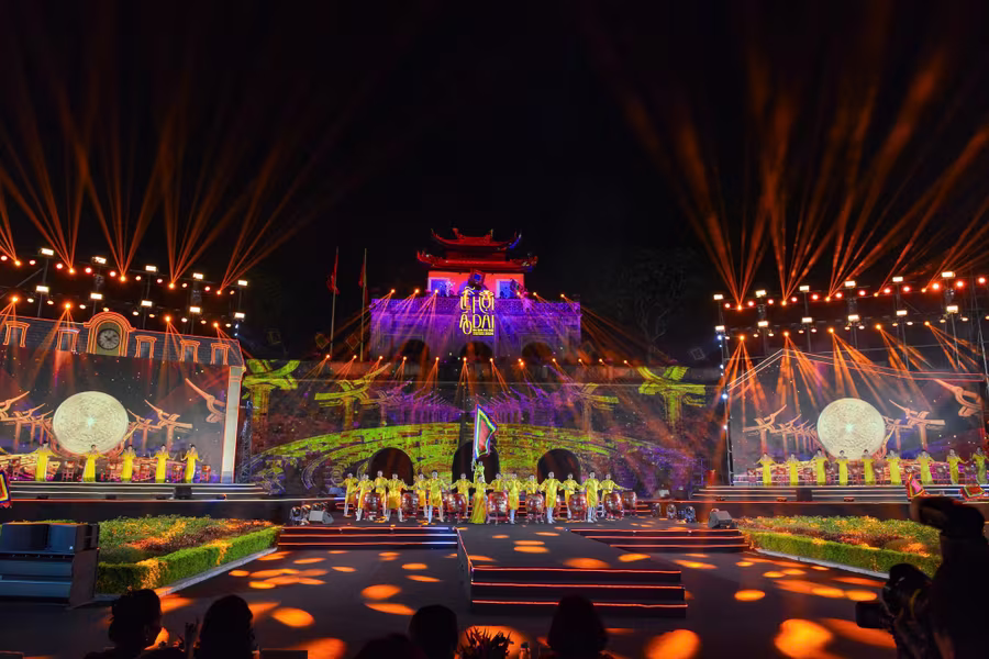 Ấn tượng đêm khai mạc Lễ hội Áo dài du lịch Hà Nội 2024