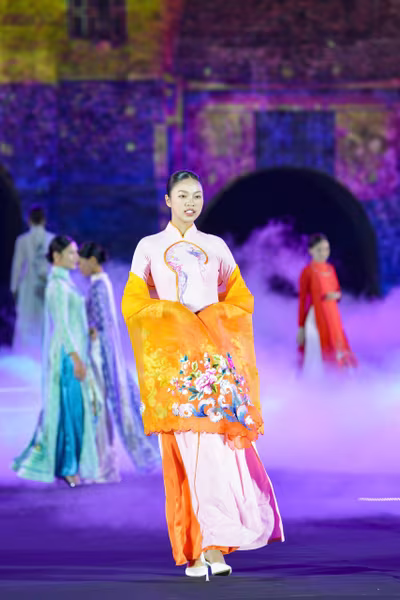 Ấn tượng đêm khai mạc Lễ hội Áo dài du lịch Hà Nội 2024