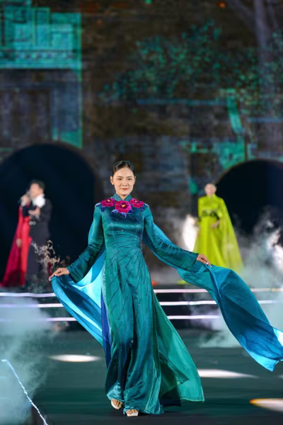 Ấn tượng đêm khai mạc Lễ hội Áo dài du lịch Hà Nội 2024