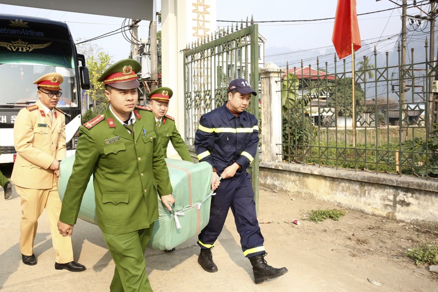 Hành trình chia sẻ và yêu thương của Cụm thi đua số 3, CATP Hà Nội