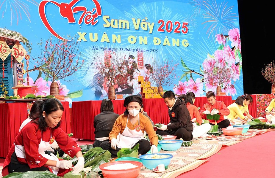 Tết sum vầy - Xuân ơn Đảng năm 2025