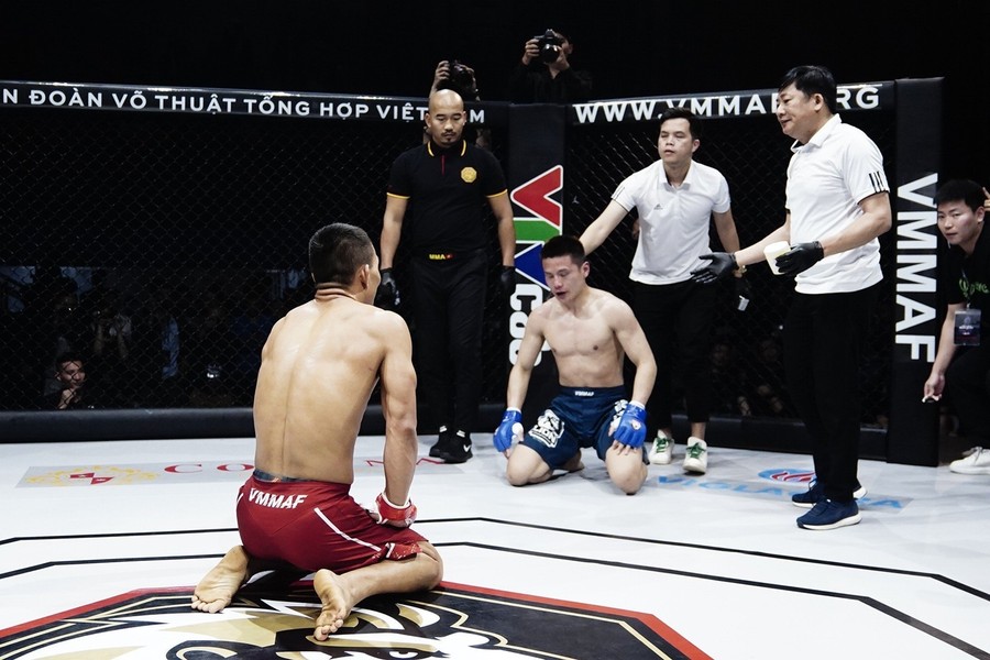 Lý Tiểu Long của Trung Quốc bị Quang Lộc hạ đo ván như thế nào?