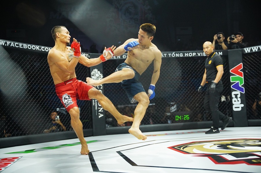 Lý Tiểu Long của Trung Quốc bị Quang Lộc hạ đo ván như thế nào?
