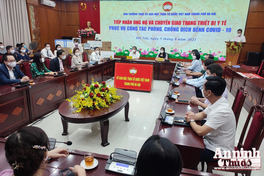 [ẢNH] Cận cảnh những trang thiết bị y tế doanh nghiệp ủng hộ TP Hà Nội