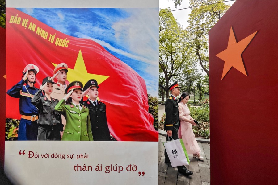 Ấn tượng triển lãm “Công an Thủ đô khắc ghi lời Bác”