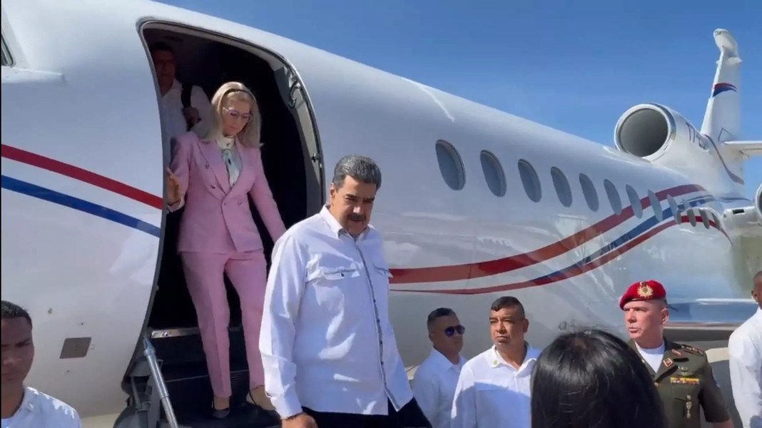 Mỹ tịch thu chuyên cơ của Tổng thống Maduro, Venezuela cáo buộc Washington ‘ăn cướp’
