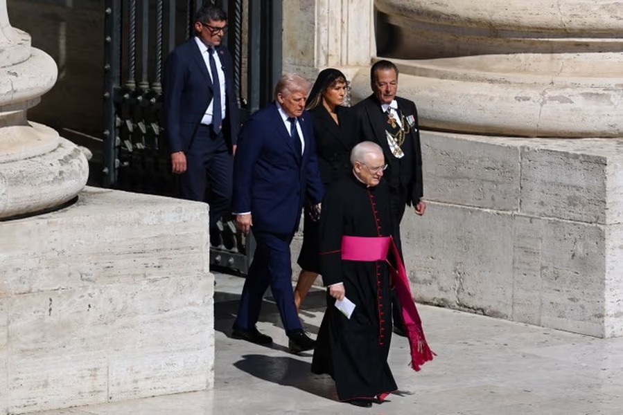 Hình ảnh các nhà lãnh đạo thế giới tham dự lễ tang Giáo hoàng Francis