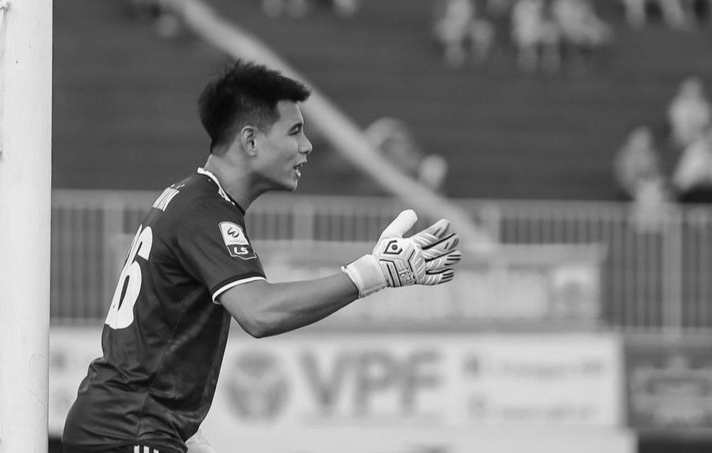 Thủ môn Trịnh Xuân Hoàng cầu hôn bạn gái Ngọc Ánh trong chuyến du lịch tại Quy Nhơn