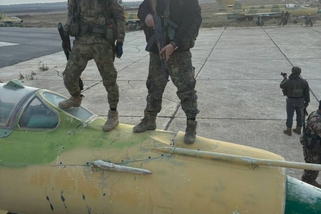 Lực lượng HTS tại Syria thu giữ nhiều khí tài của quân chính phủ