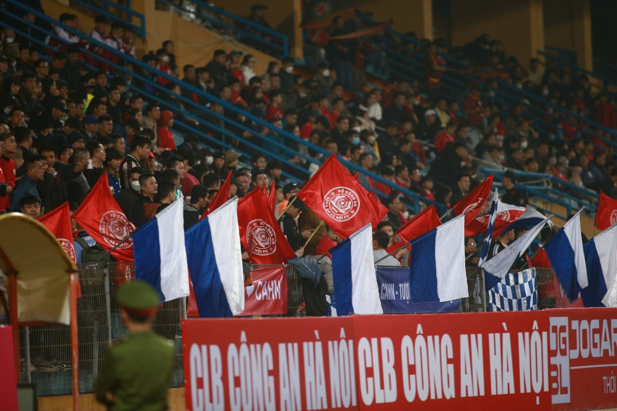 Các trận đấu của đội CAHN thường có số lượng khán giả đến sân cổ vũ rất đông đảo