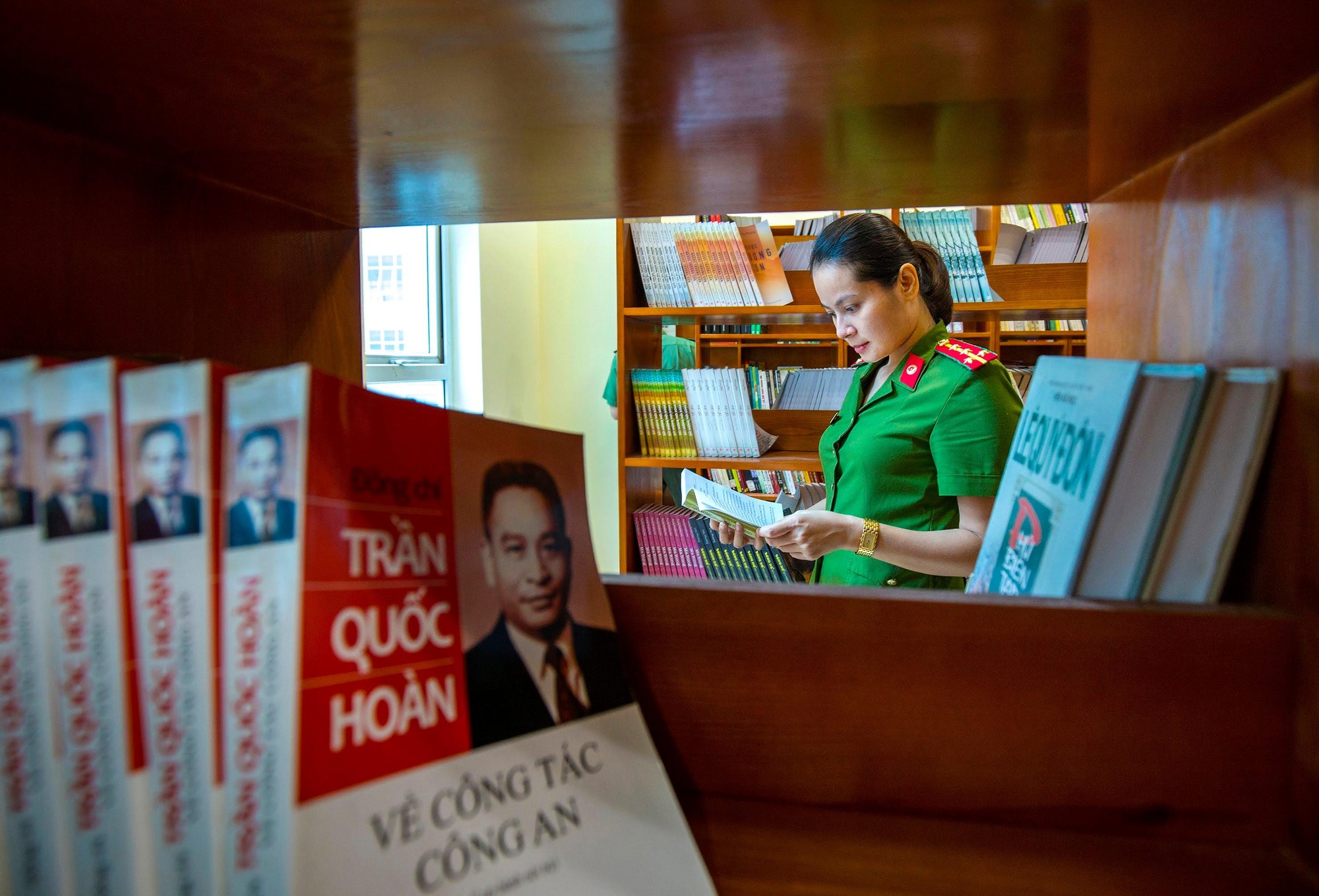 “Chính quy, tinh nhuệ, hiện đại” là những yêu cầu về chất lượng của đội ngũ Công an nhân dân từ kỹ thuật, công nghệ, trí tuệ, tư duy và bản lĩnh chính trị (Ảnh: Trịnh Minh Quyên) “Chính quy, tinh nhuệ, hiện đại” là những yêu cầu về chất lượng của đội ngũ Công an nhân dân từ kỹ thuật, công nghệ, trí tuệ, tư duy và bản lĩnh chính trị (Ảnh: Trịnh Minh Quyên)