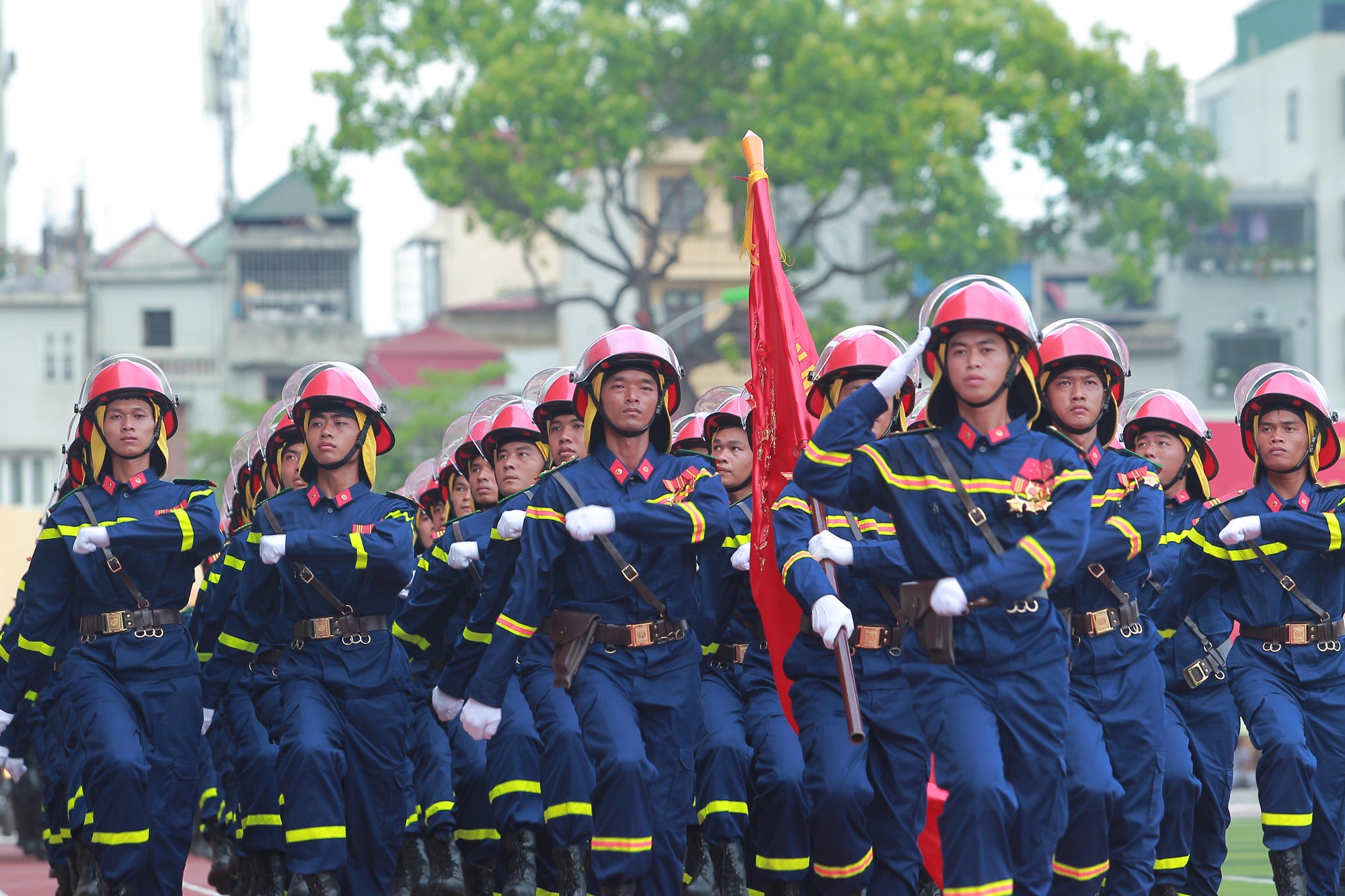 Lực lượng Công an nhân dân tuyệt đối trung thành với Đảng và Tổ quốc, có sức chiến đấu cao, đủ sức hoàn thành xuất sắc nhiệm vụ được giao trong mọi tình huống (Ảnh: Đinh Tuấn Anh) Lực lượng Công an nhân dân tuyệt đối trung thành với Đảng và Tổ quốc, có sức chiến đấu cao, đủ sức hoàn thành xuất sắc nhiệm vụ được giao trong mọi tình huống (Ảnh: Đinh Tuấn Anh)