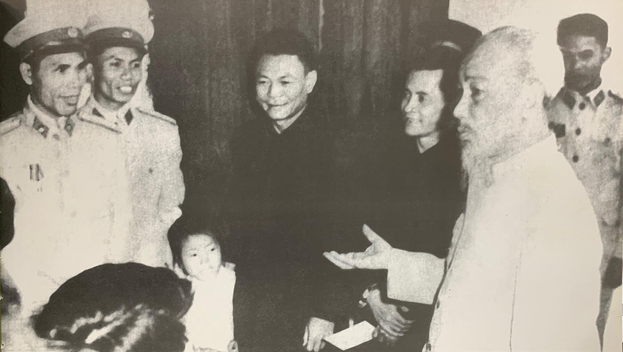 Chủ tịch Hồ Chí Minh thăm một đơn vị Công an Thủ đô ngày 25-1-1963 (Ảnh tư liệu) Chủ tịch Hồ Chí Minh thăm một đơn vị Công an Thủ đô ngày 25-1-1963 (Ảnh tư liệu)