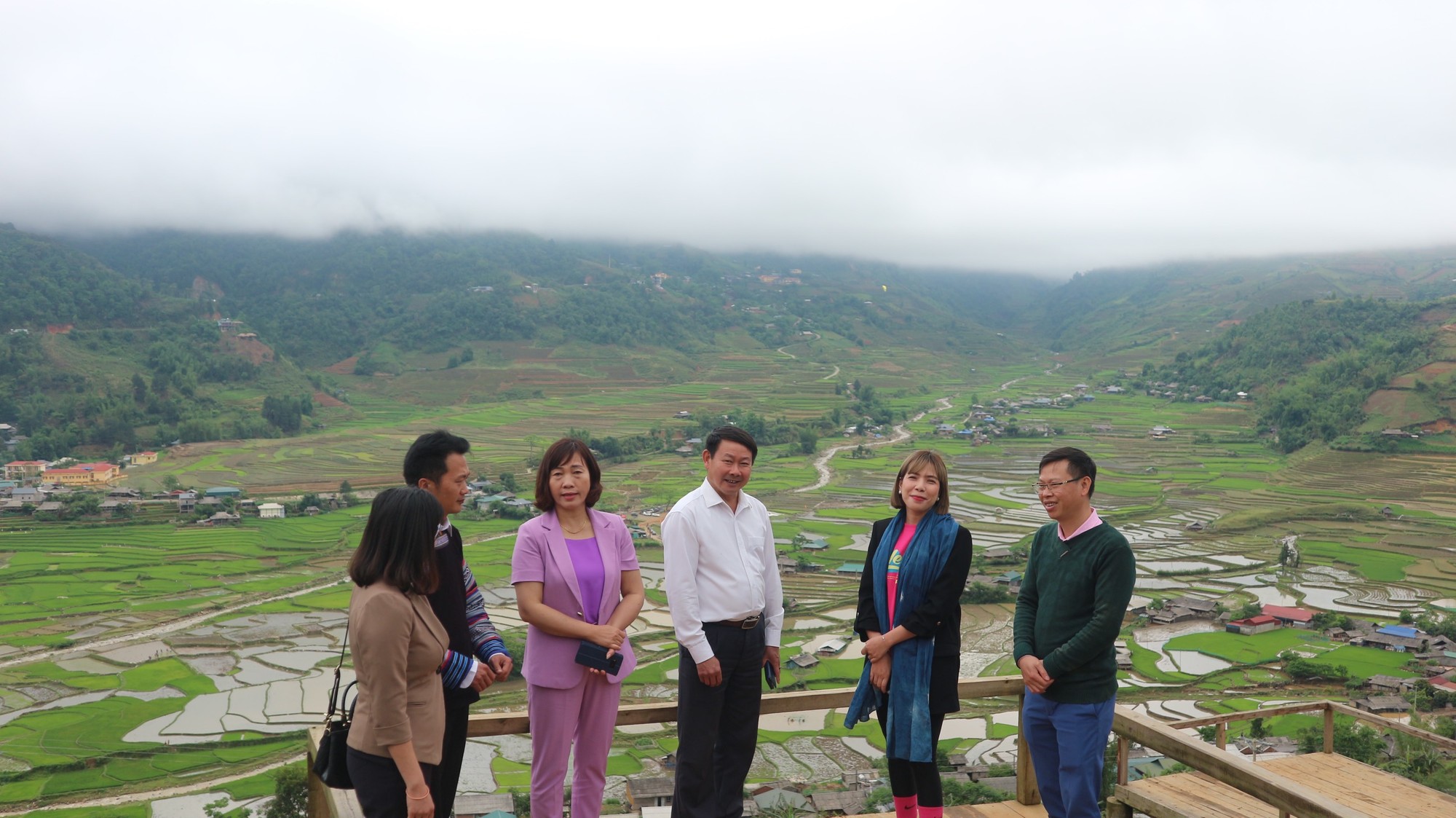 "Mỗi năm chúng tôi sẽ lựa chọn một điểm trường để xây dựng ở những nơi khó khăn, vất vả chưa có dự án nào quan tâm hoặc tìm đến" "Mỗi năm chúng tôi sẽ lựa chọn một điểm trường để xây dựng ở những nơi khó khăn, vất vả chưa có dự án nào quan tâm hoặc tìm đến"