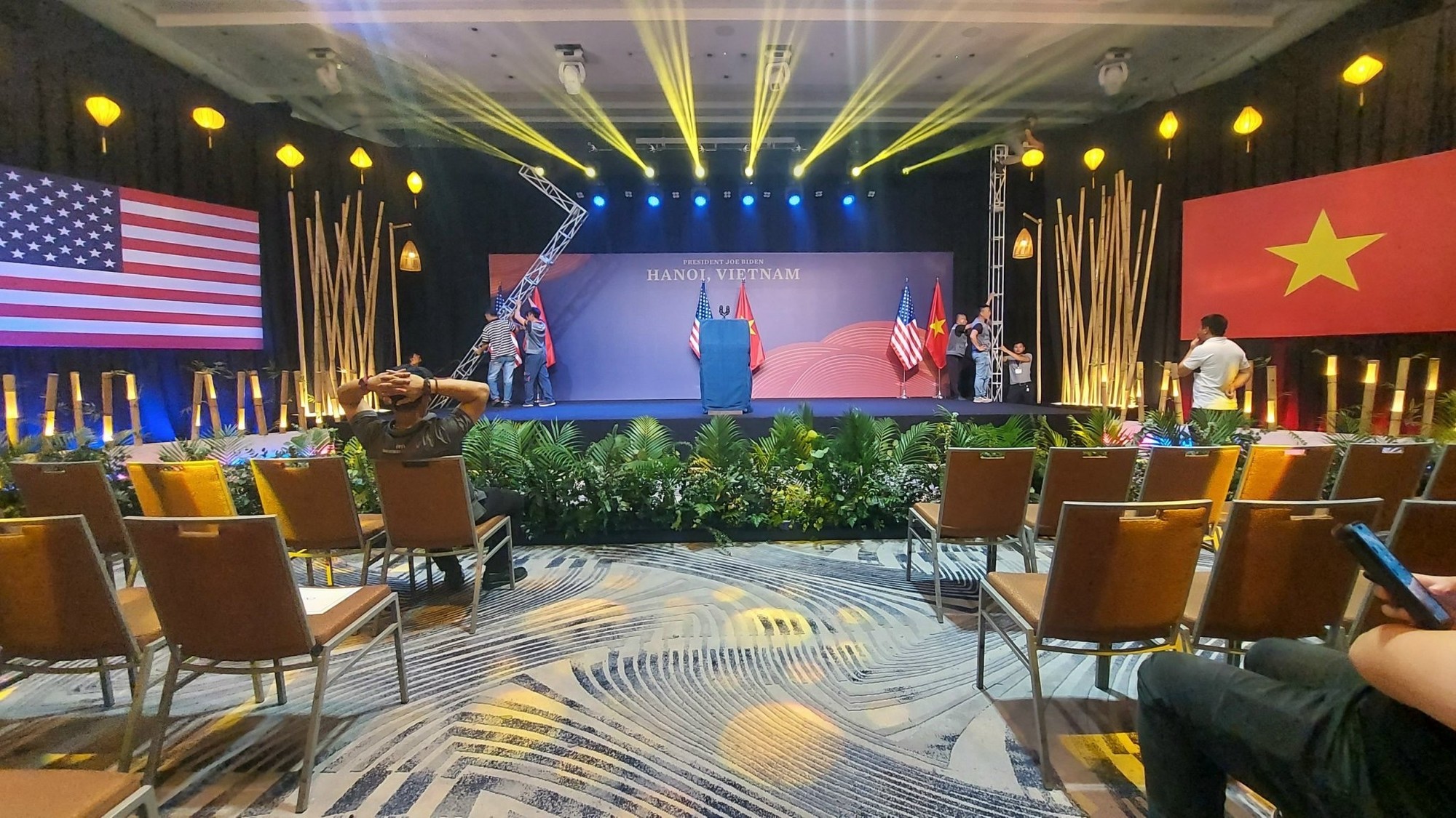 Công tác chuẩn bị setup phòng họp chỉ trong vài chục giờ đồng hồ Công tác chuẩn bị setup phòng họp chỉ trong vài chục giờ đồng hồ